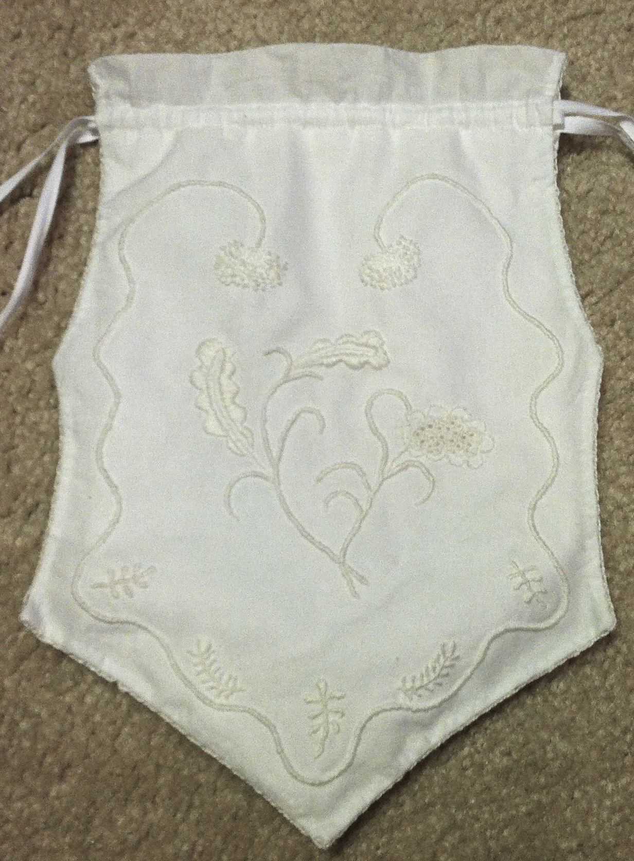 First project of 2014 – white work reticule | Mrs. Hufton's Huswif