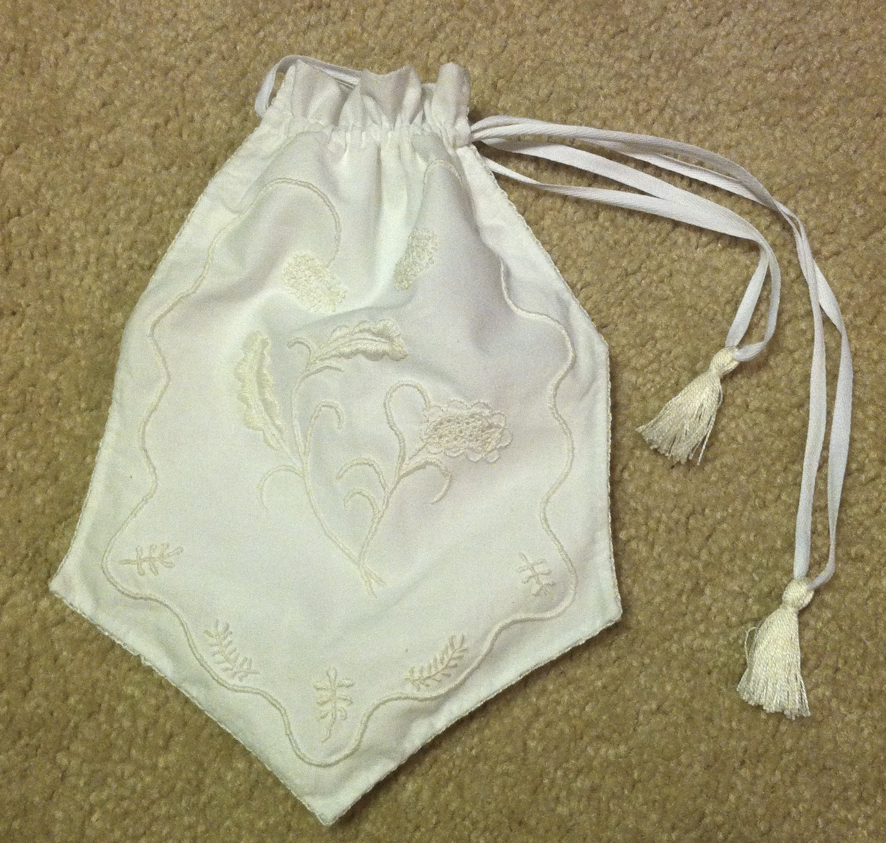 First project of 2014 – white work reticule | Mrs. Hufton's Huswif